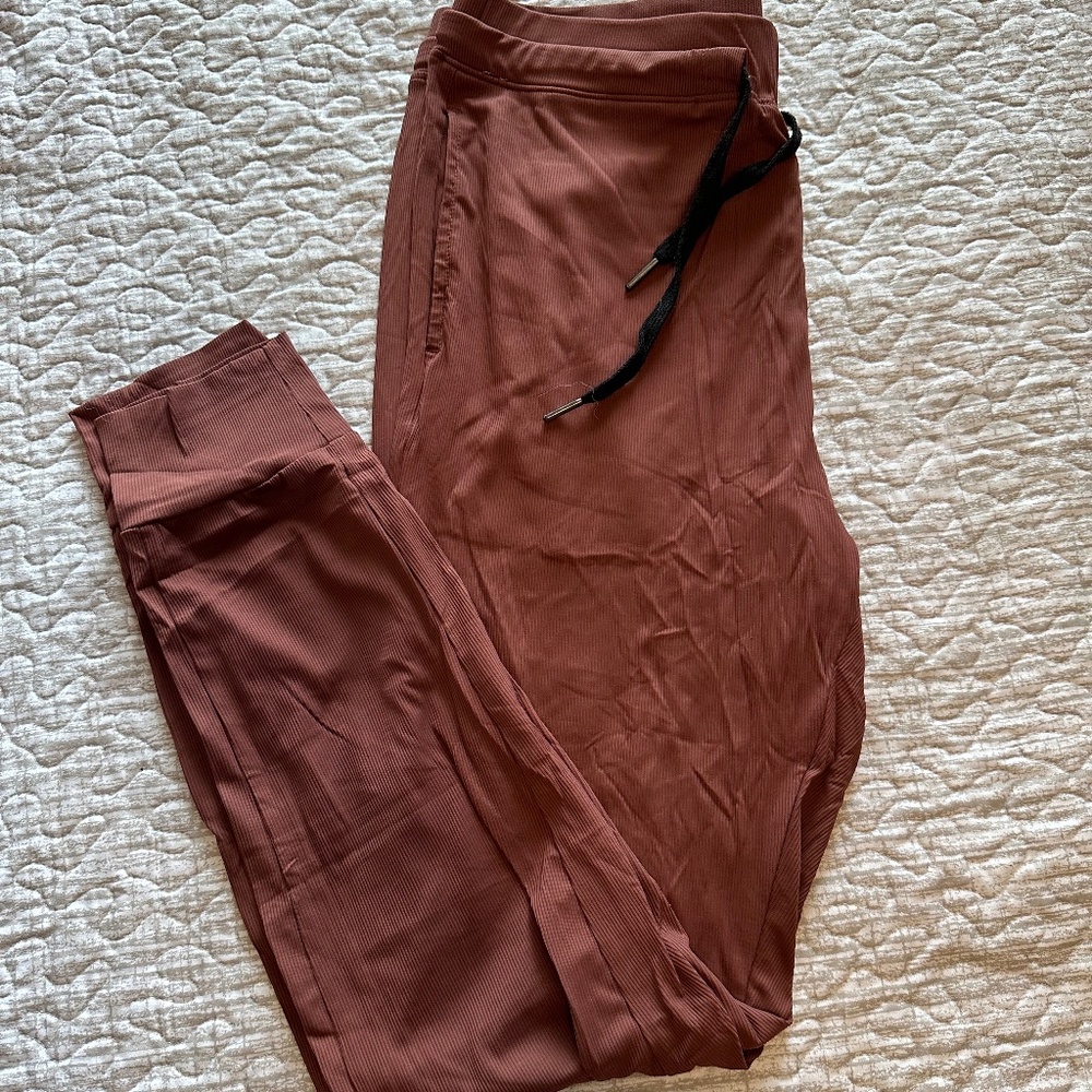 Born Primitive Recovery Joggers Size Small